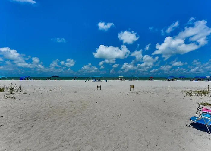 Walk To Cafes! Beachfront Indian Shores Escape Сasa de vacaciones *